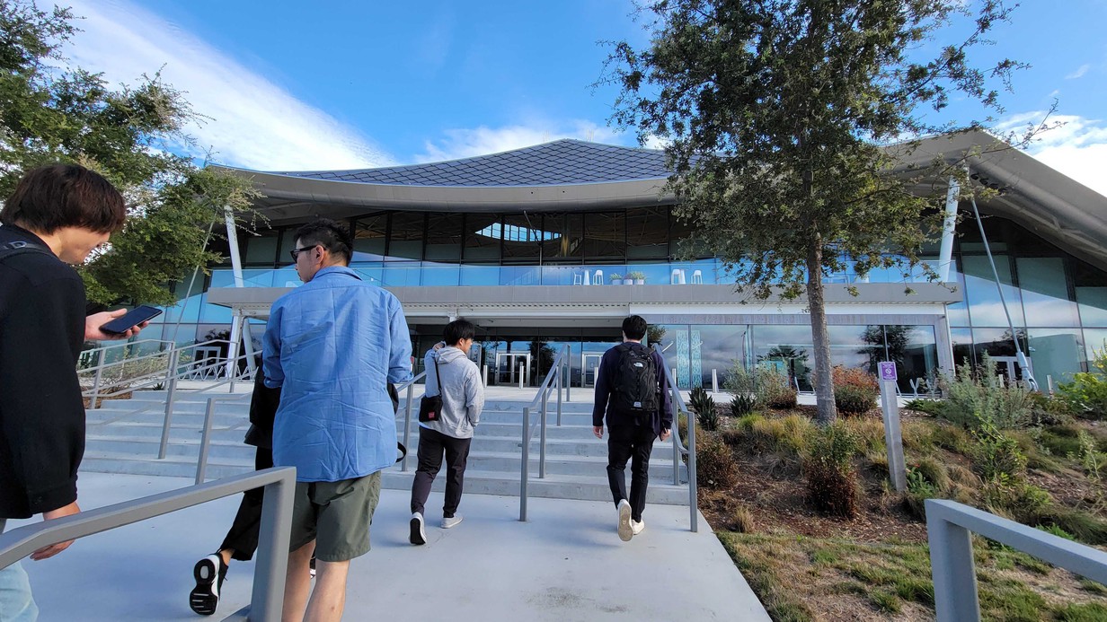 見学させていただいたGoogle新社屋。コロナ後に建てられたもので、非常に綺麗でした。